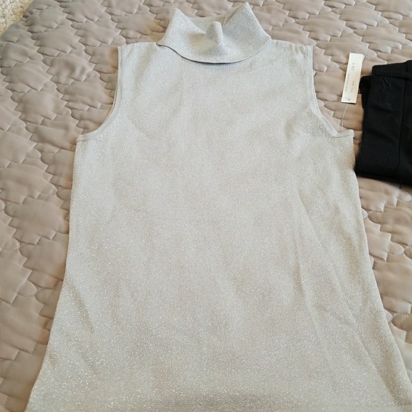 NWT Scott Taylor sleeveless turtleneck blouse - Picture 7 of 7